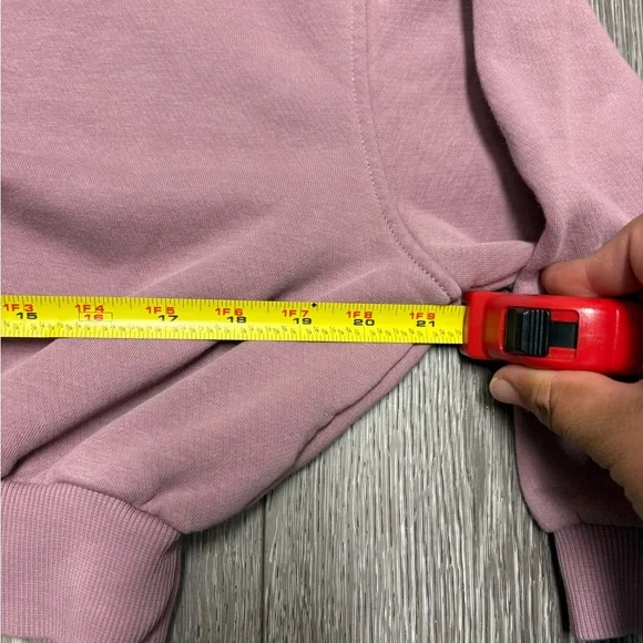 Nike Women's Mauve Cropped Sweatshirt - Picture 5 of 8